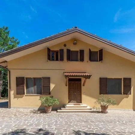 Отель Mit Privatpool Fuer 7 Personen Ca 120 Qm In Urbisaglia, Marken Provinz Macerata